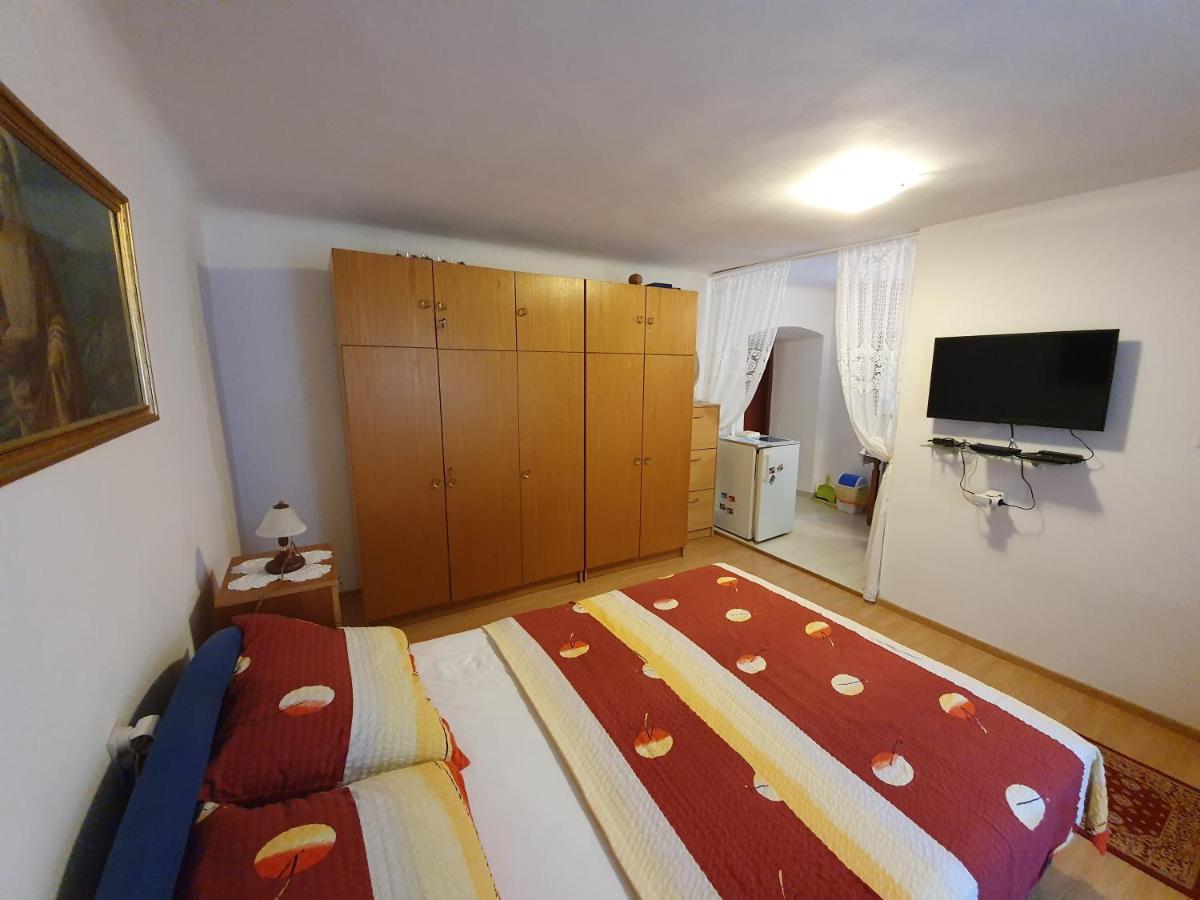 Zoric With No Air Conditioning Apartament